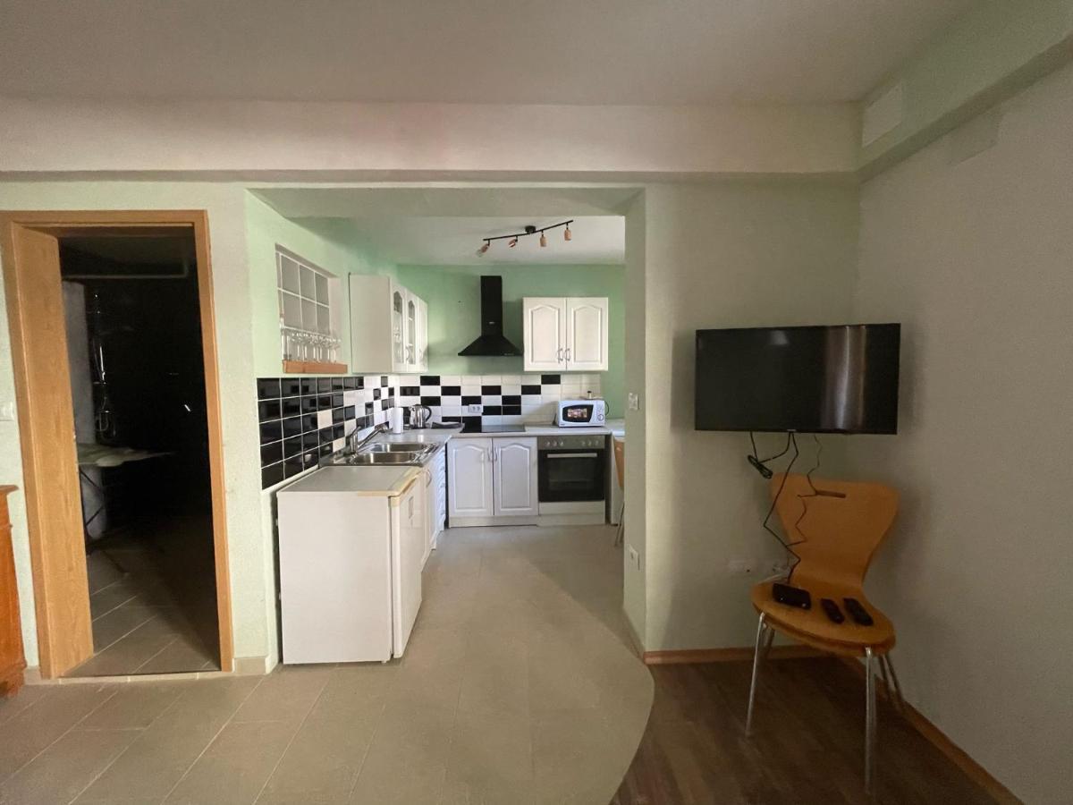 Old Square House - Hisa Na Starem Trgu Apartman Tolmin Kültér fotó
