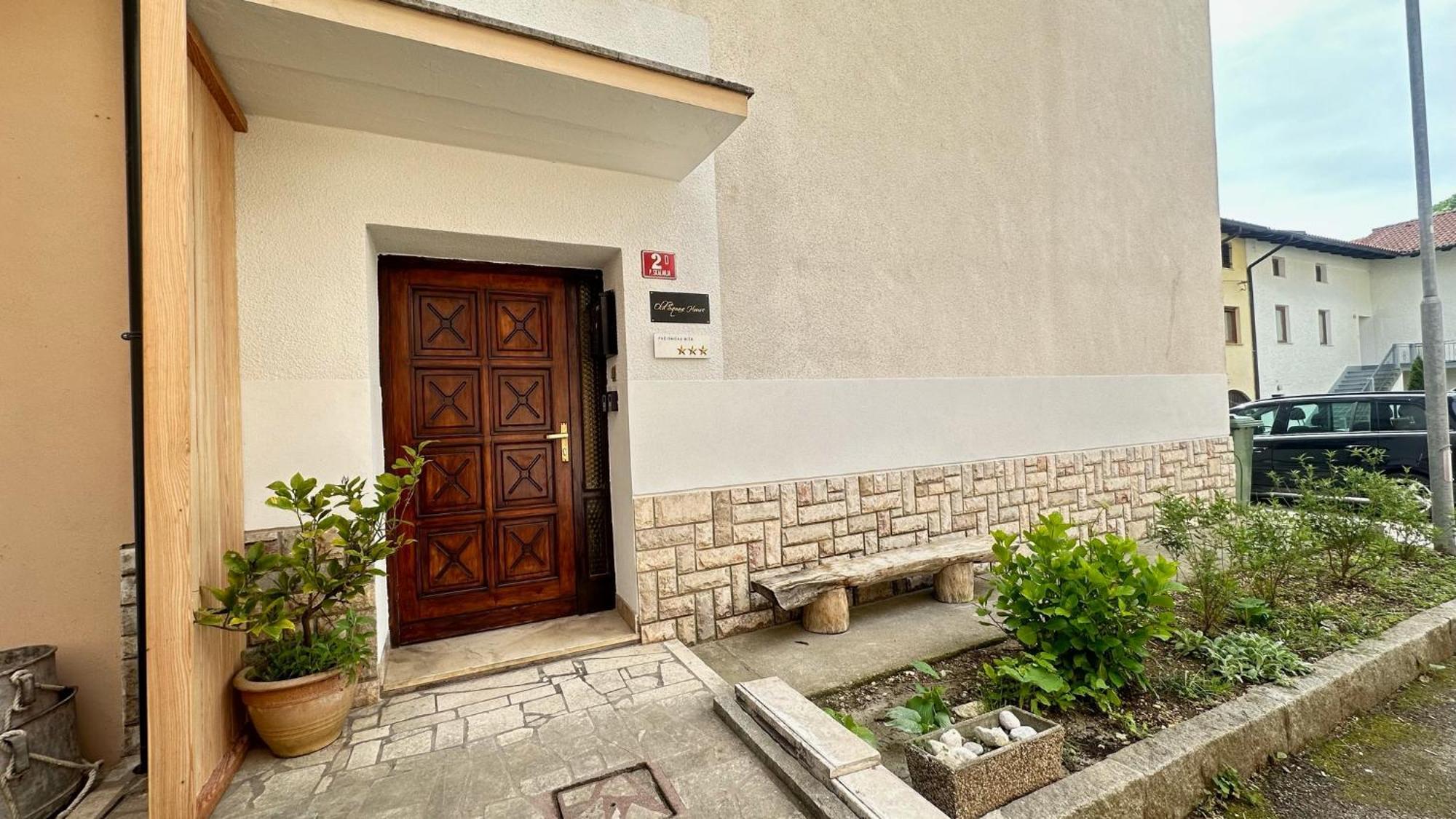 Old Square House - Hisa Na Starem Trgu Apartman Tolmin Kültér fotó